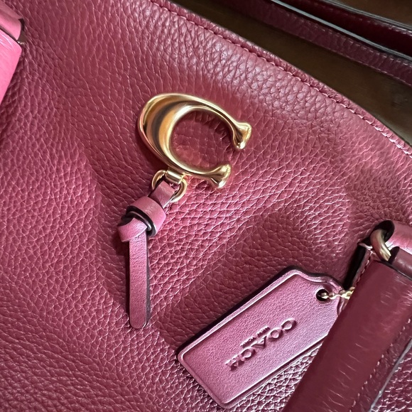 Pink Coach purse with gold hardware - Picture 2 of 7